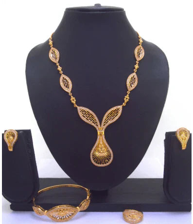 Royal Radiance Gold Bridal Jewelry Set – Timeless Wedding Elegance in USA
