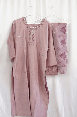 Dusty Lavender Embroidered Kurta Set with Organza Dupatta
