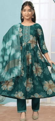 Saanvi Green Rayon Printed Readymade