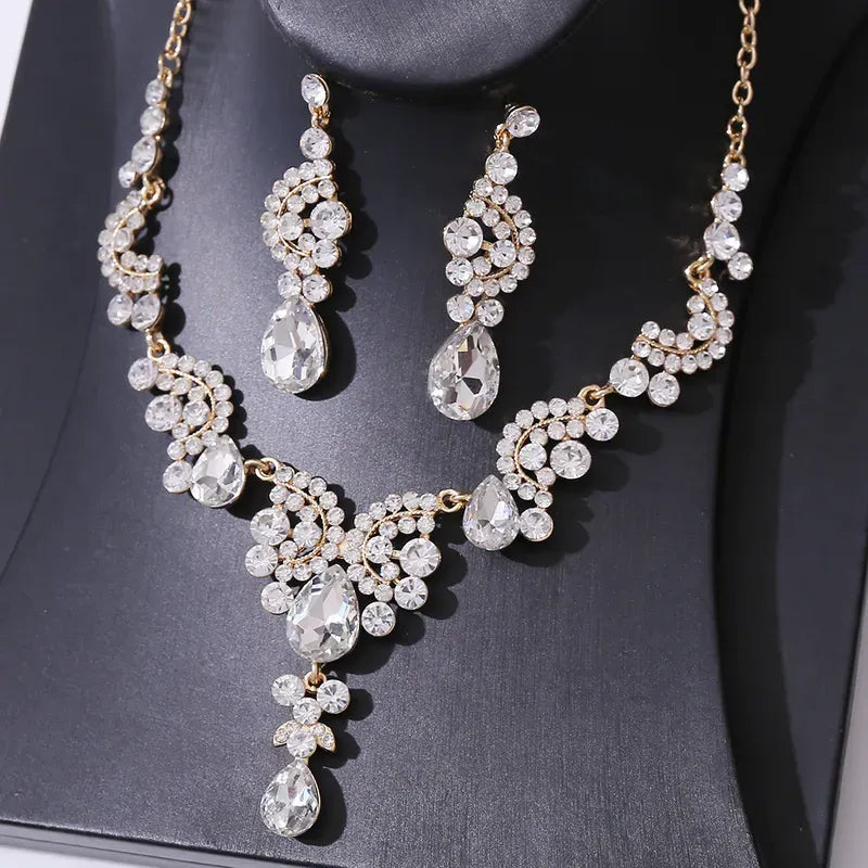 Crystal Teardrop Bridal Necklace Set – Gold Base